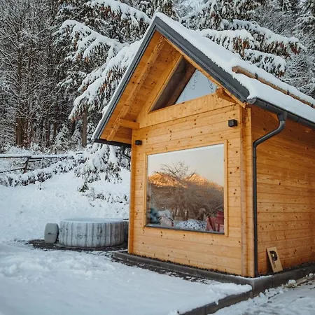 Dom wakacyjny Med Smrekami - With Chalet, Sauna And Jacuzzi Cerklje na Gorenjskem