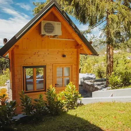 Med Smrekami - With Chalet, Sauna And Jacuzzi Casa de Férias Cerklje na Gorenjskem