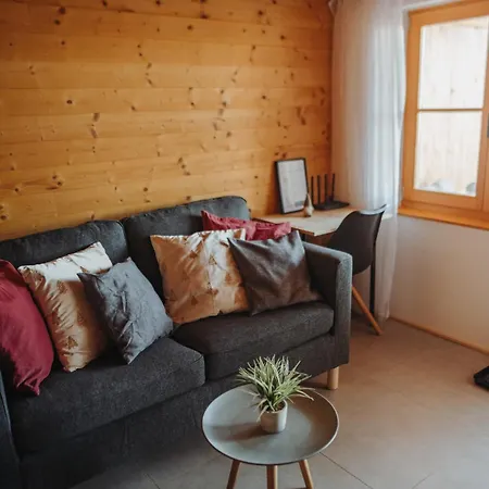 Dom wakacyjny Med Smrekami - With Chalet, Sauna And Jacuzzi Cerklje na Gorenjskem